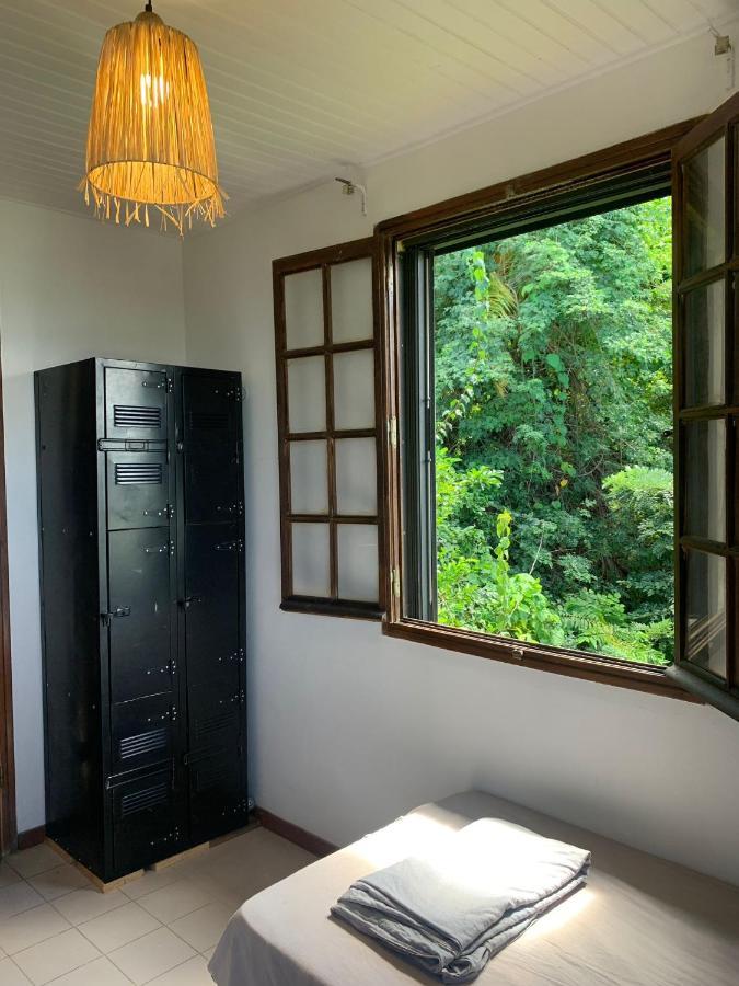 Top Hill Hostel- Martinique- Auberge Dortoir ลา ทรินิเต ภายนอก รูปภาพ